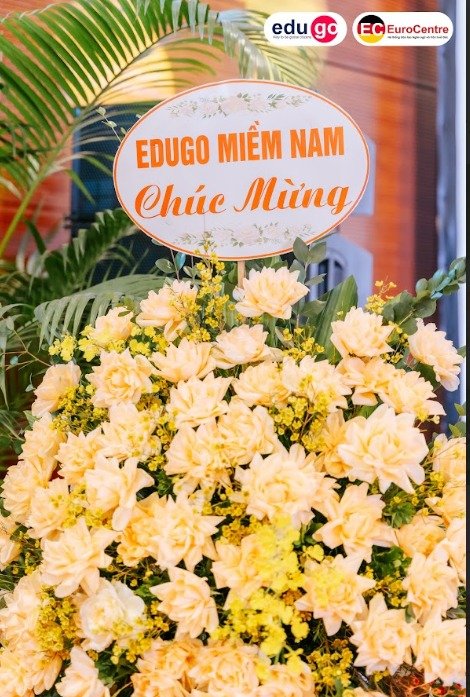 (Hoa chúc mừng EduGo Miền Nam chương trình hội nghị tổng kết năm 2023)